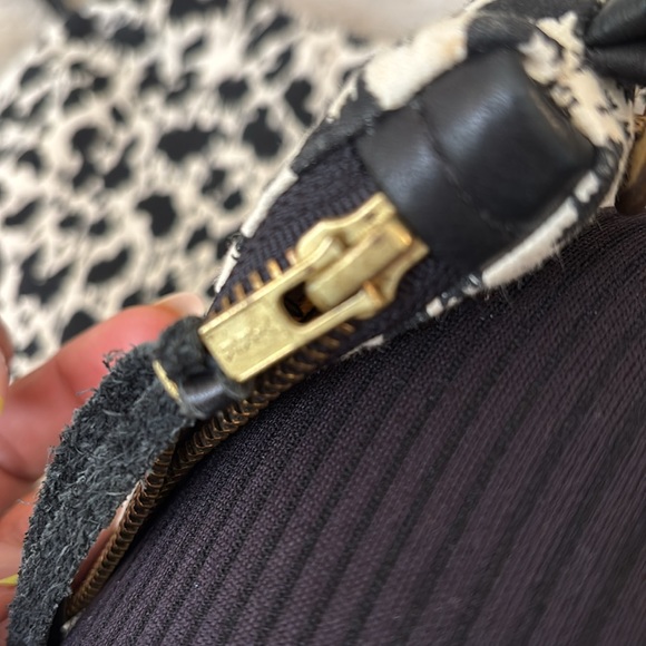 TOTEM - Picture 7 of 7